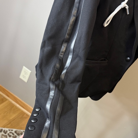 Evereve Black Blazer with Gray Hood - Picture 5 of 7